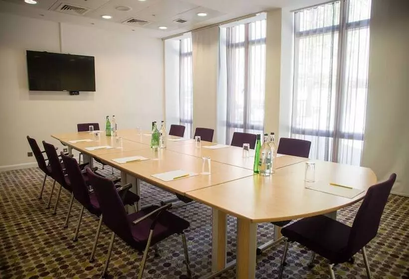 هتل Hilton Garden Inn Birmingham Brindleyplace