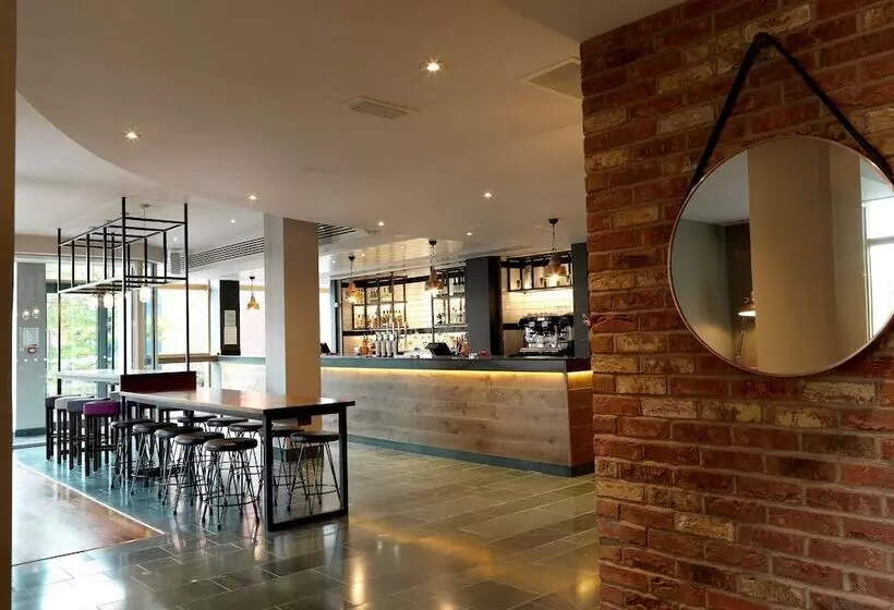 هتل Hilton Garden Inn Birmingham Brindleyplace