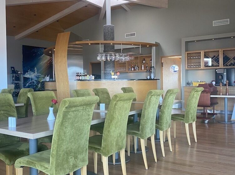 The Hill Hotel At Flúðir