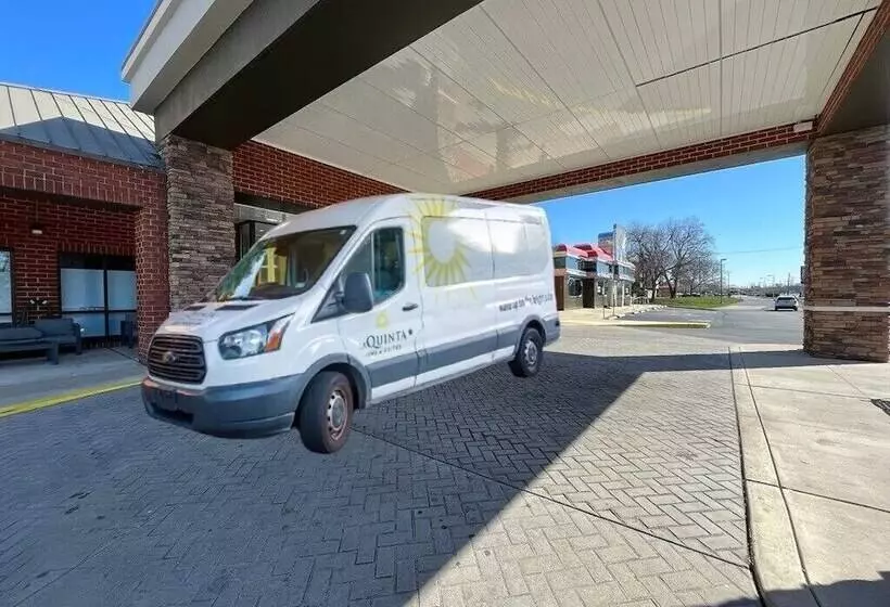 هتل La Quinta By Wyndham Philadelphia Airport