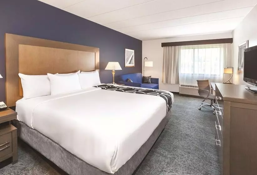 هتل La Quinta By Wyndham Philadelphia Airport