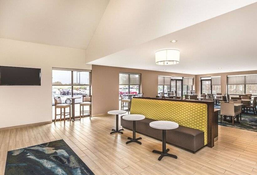 ホテル La Quinta By Wyndham Philadelphia Airport