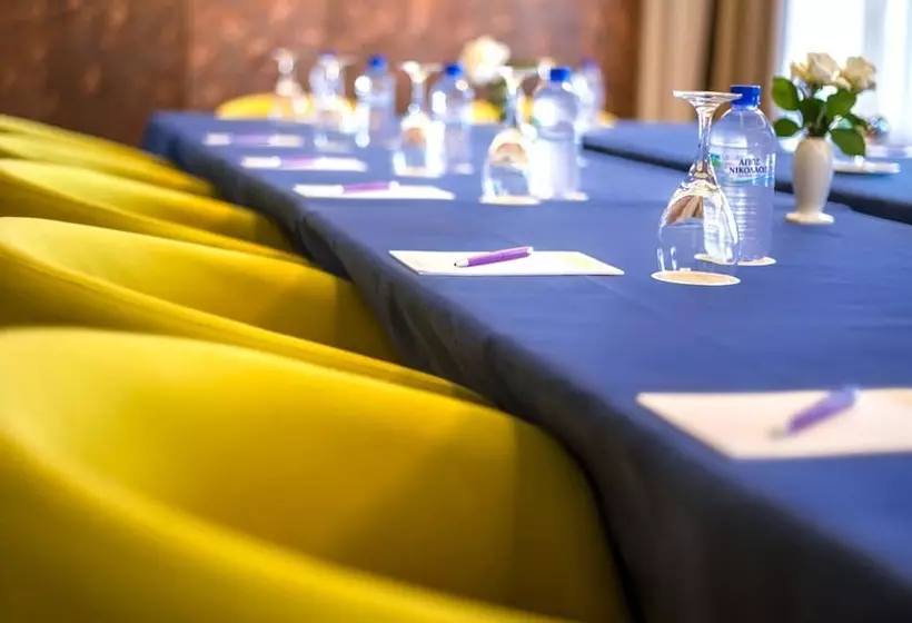 Lordos Beach Hotel & Spa