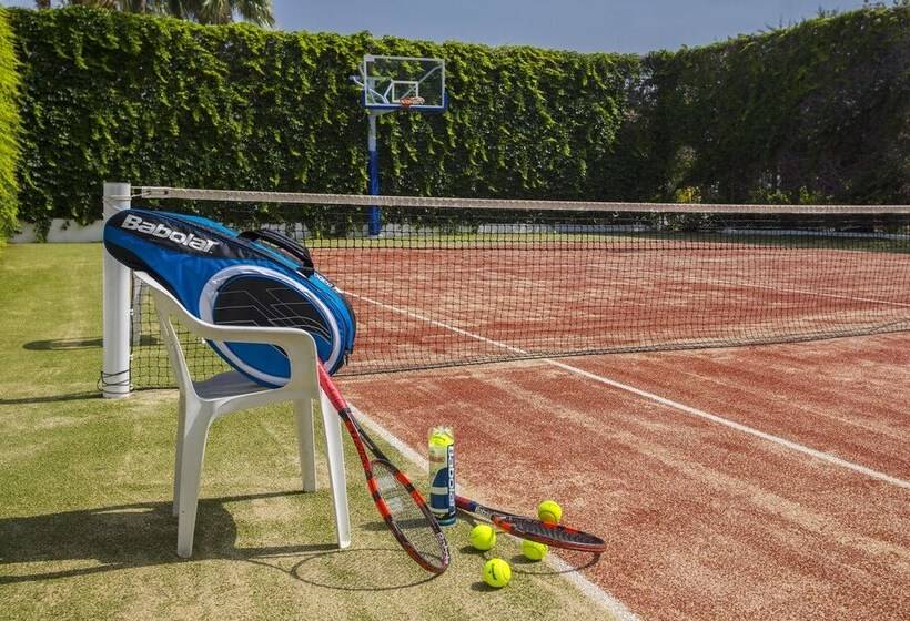 Lordos Beach Hotel & Spa