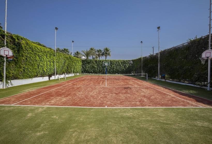 Lordos Beach Hotel & Spa