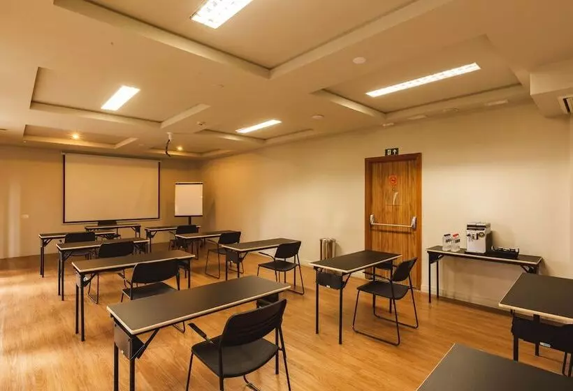 酒店 Cassino Tower Curitiba Aeroporto By Nacional Inn