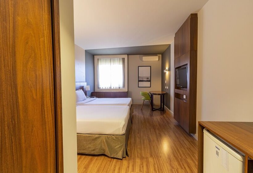 Hotel Cassino Tower Curitiba Aeroporto By Nacional Inn