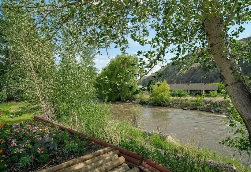 Hotel Sandman Inn Cache Creek