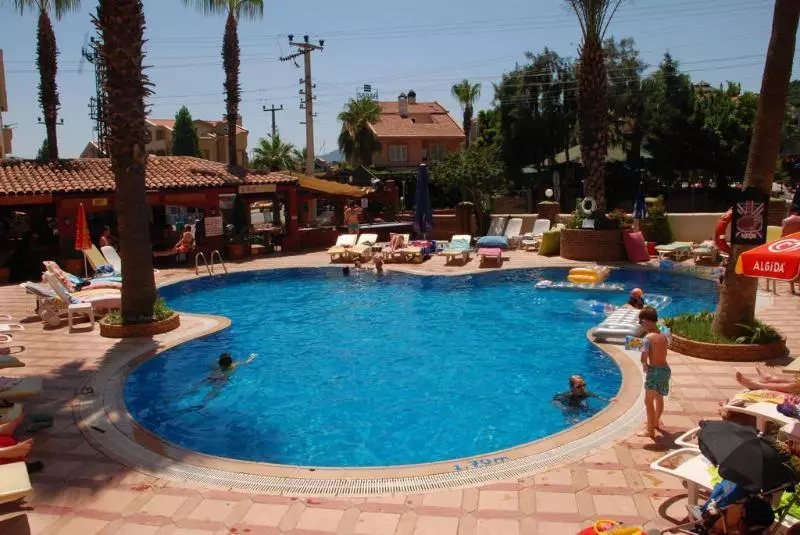 Club Meridyen Apartments