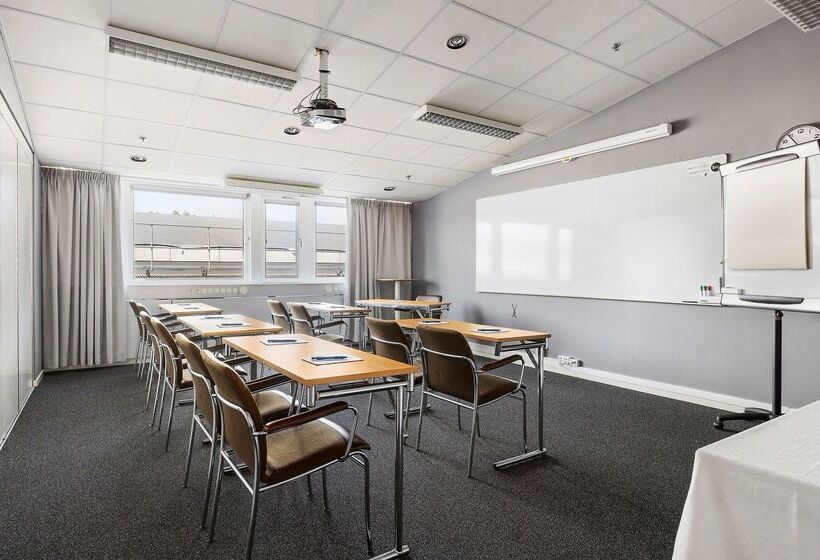 בית מלון כפרי Best Western Eurostop örebro