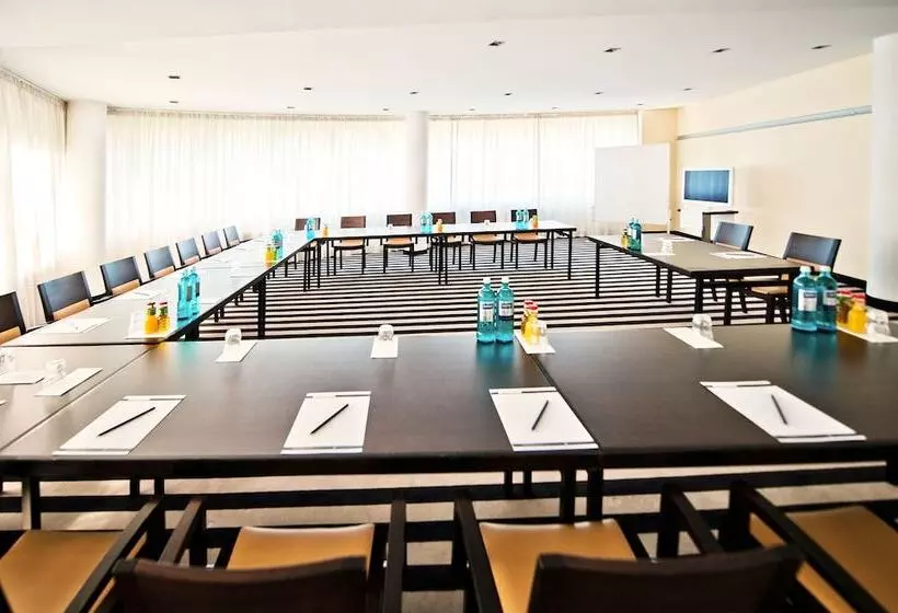 Bristol Hotel   Frankfurt City