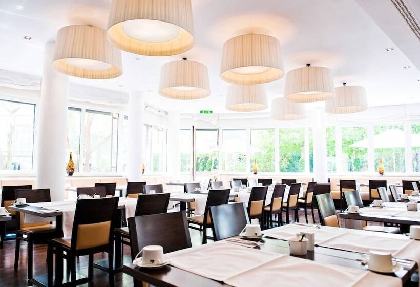 Bristol Hotel   Frankfurt City