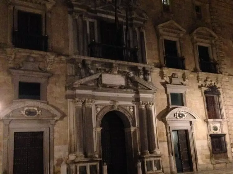 هتل Casa Palacio Pilar Del Toro