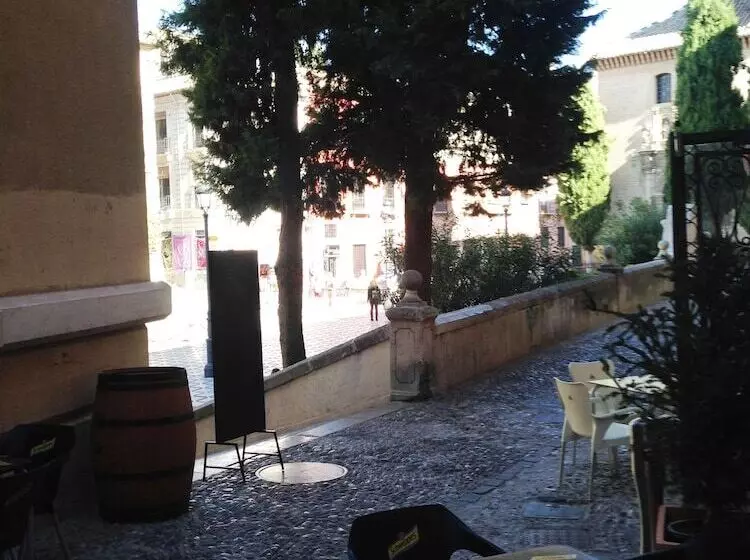 هتل Casa Palacio Pilar Del Toro