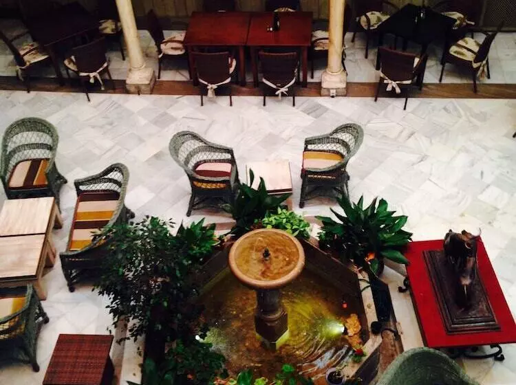 هتل Casa Palacio Pilar Del Toro