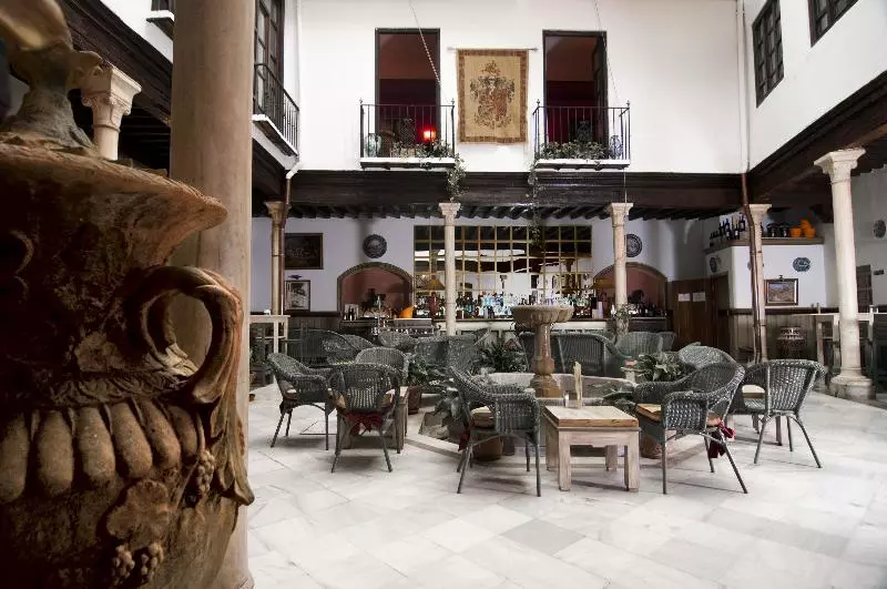 هتل Casa Palacio Pilar Del Toro