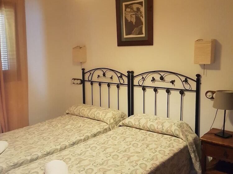 ホテル Complejo Pequeño Rocío   Hostel