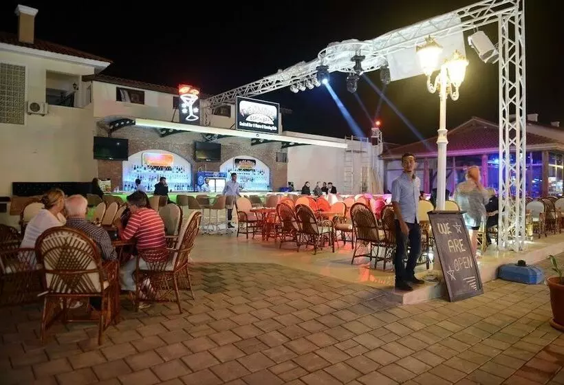 Hotelli Marcan Beach Adult Only