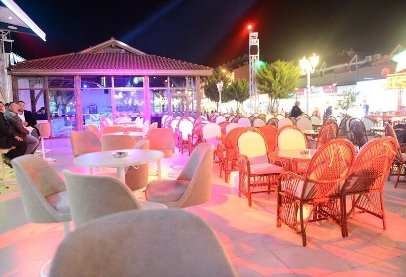 בית מלון כפרי Marcan Beach Adult Only