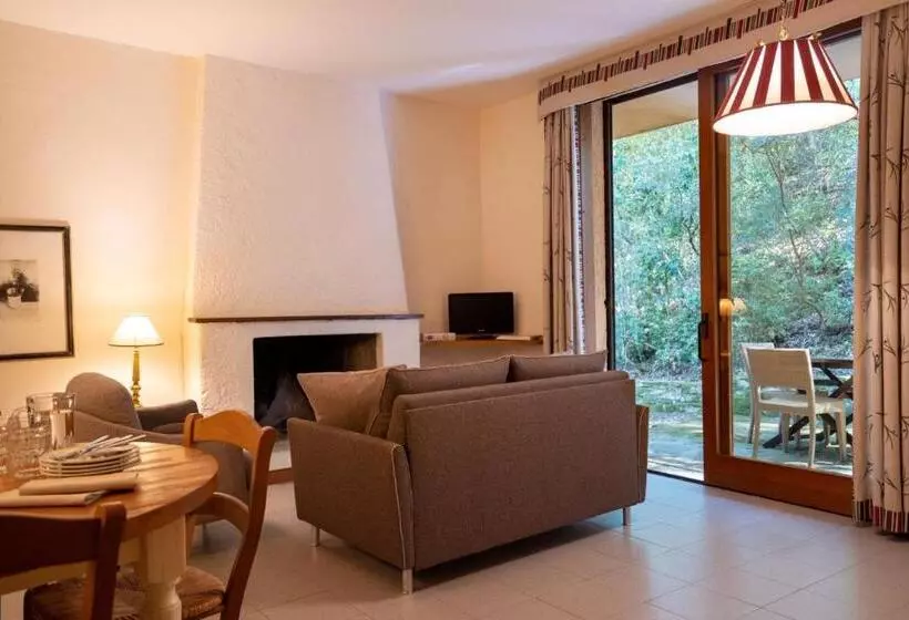 Отель Roccamare Resort   Ville E Appartamenti