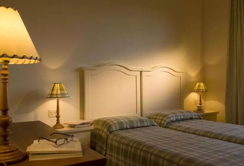 Отель Roccamare Resort   Ville E Appartamenti