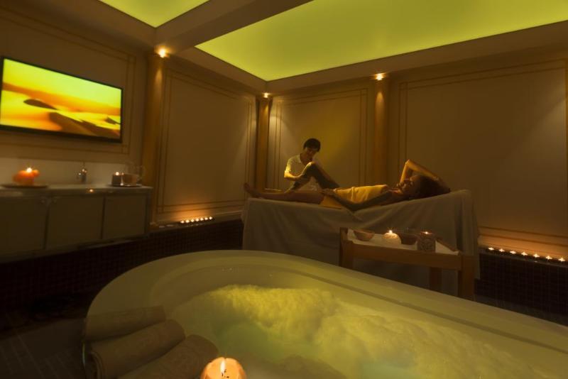 בית מלון כפרי Abano Grand