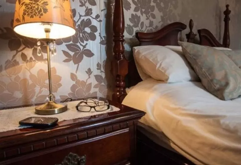 酒店 Cairndow Stagecoach Inn