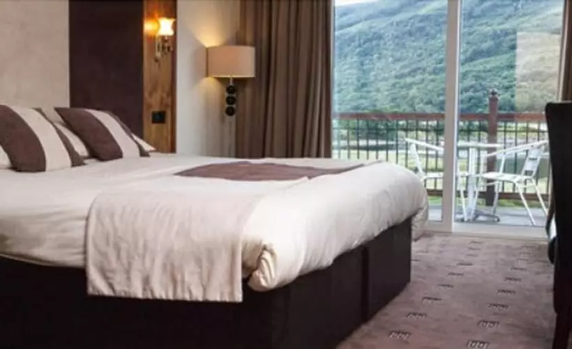 酒店 Cairndow Stagecoach Inn