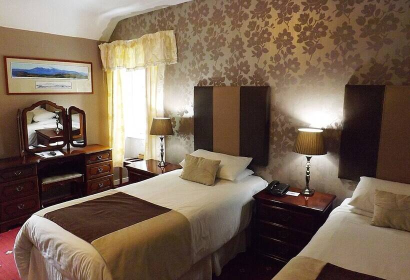 فندق Cairndow Stagecoach Inn