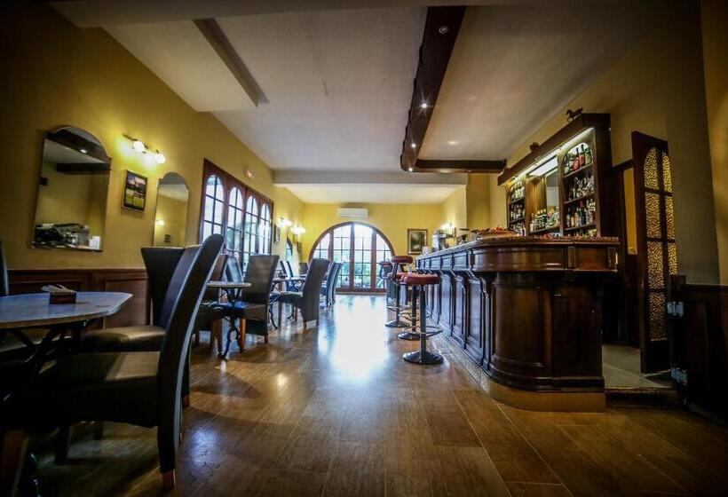 ホテル Castellu Rossu