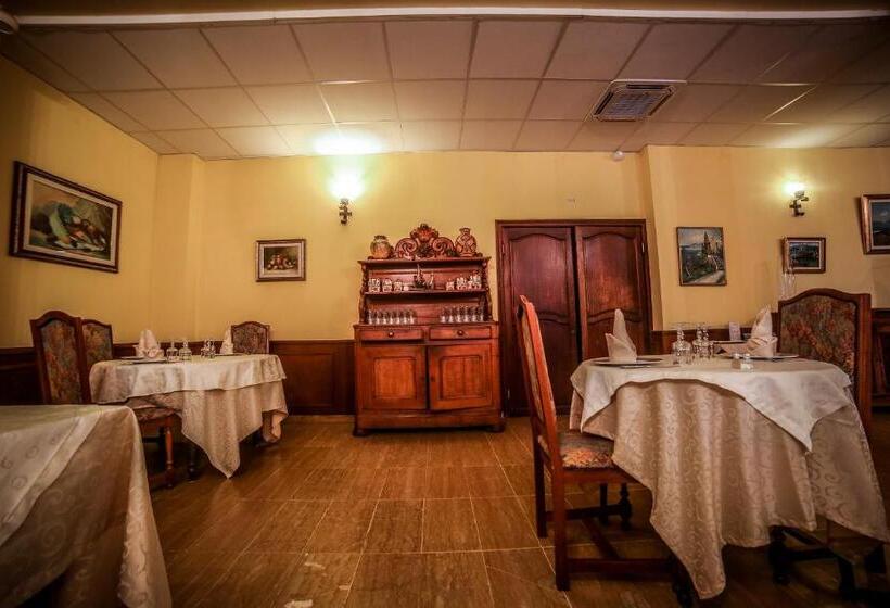 ホテル Castellu Rossu