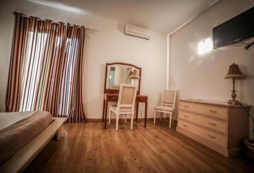 ホテル Castellu Rossu