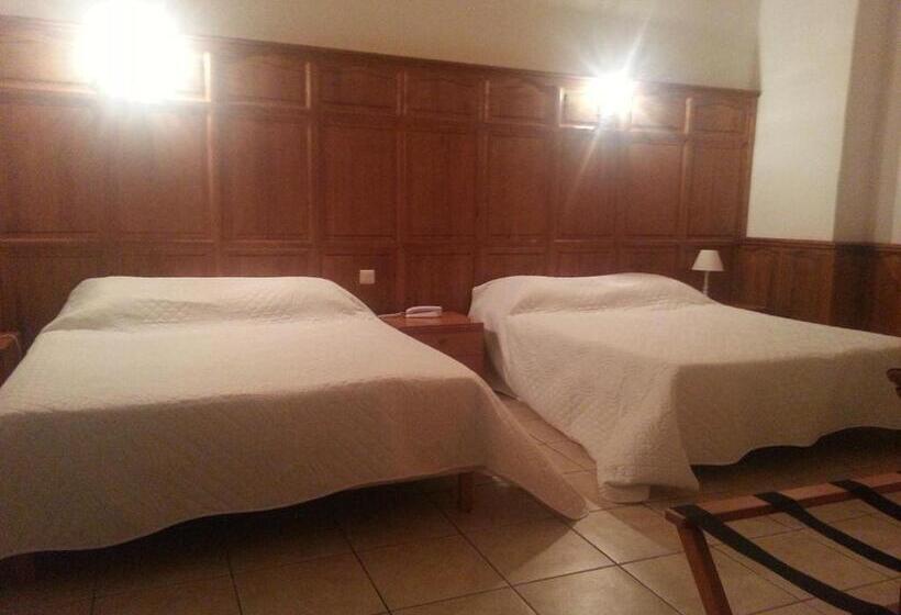 ホテル Castellu Rossu