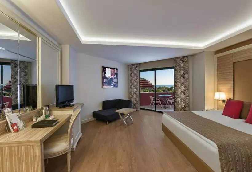 Delphin Deluxe Resort