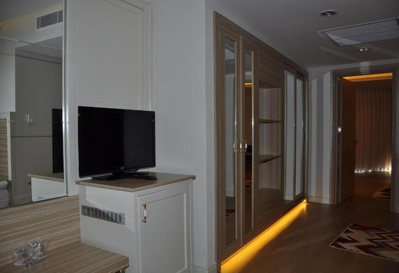 Delphin Deluxe Resort