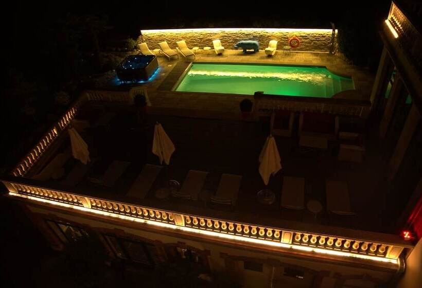 هتل Hôtel La Villa Eugene