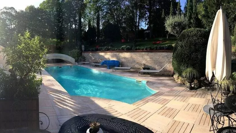 فندق Hôtel La Villa Eugene