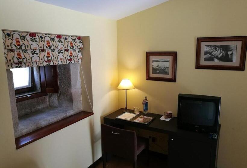 هتل Pazo De Lestrove By Pousadas De Compostela