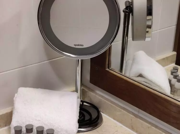 هتل Rembrandt Old Town