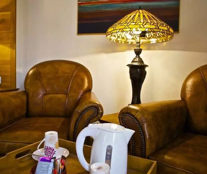 هتل Rembrandt Old Town