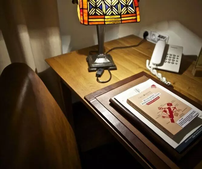 هتل Rembrandt Old Town