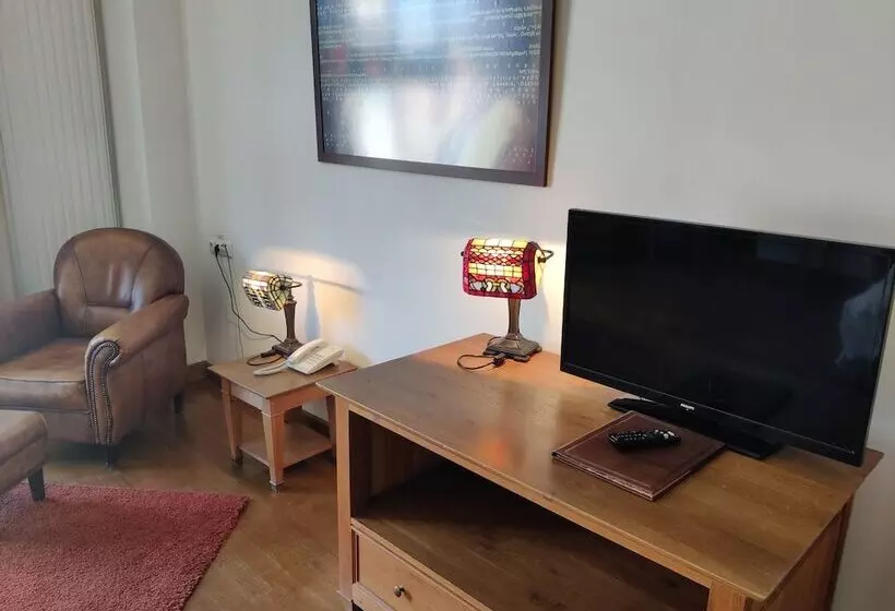 هتل Rembrandt Old Town