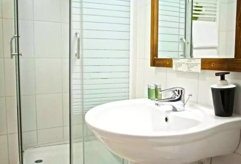 هتل Rembrandt Old Town