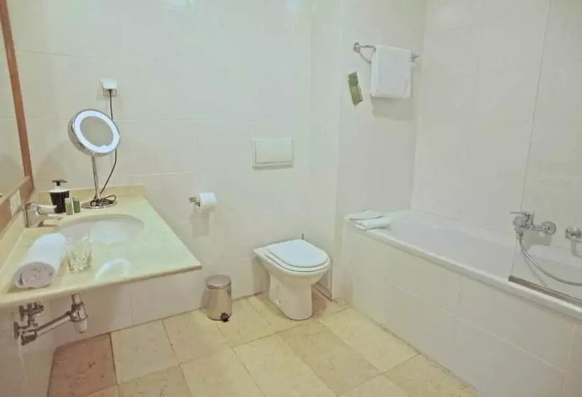 هتل Rembrandt Old Town