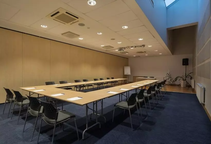 Riga Islande Hotel With Free Parking