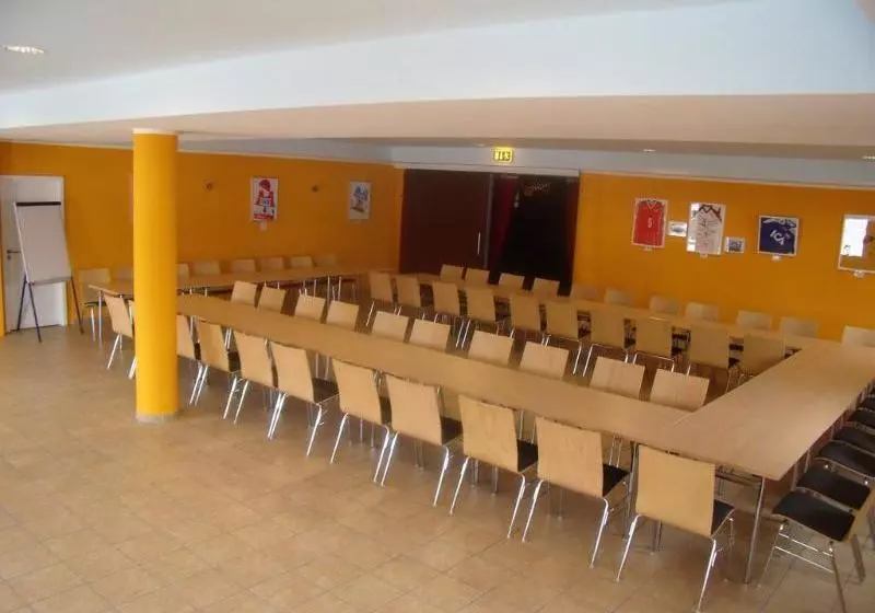 酒店 Euroville Jugend  Und Sport