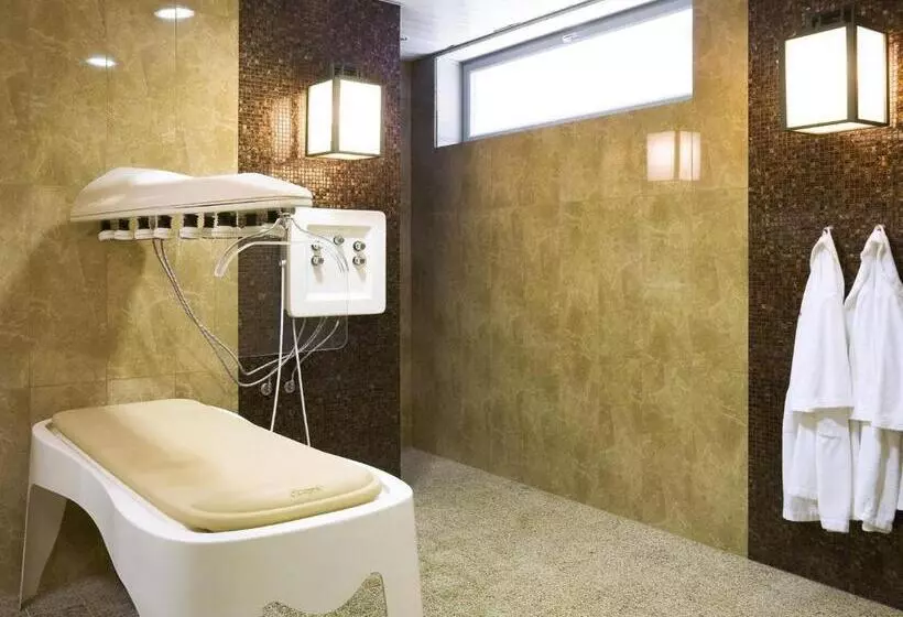 هتل Tallink Spa & Conference