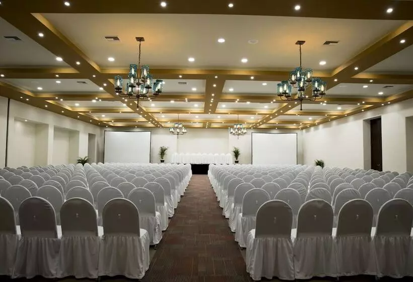 Отель Tesoro Manzanillo All Inclusive