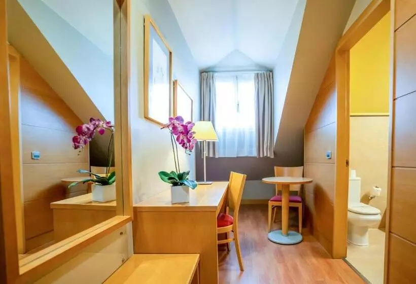 هتل Victoria 4 Puerta Del Sol