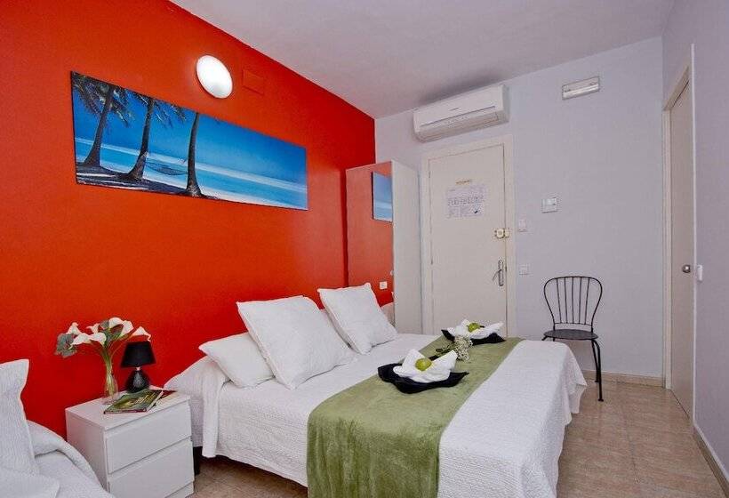 Общежитие Barcelona City North Hostal